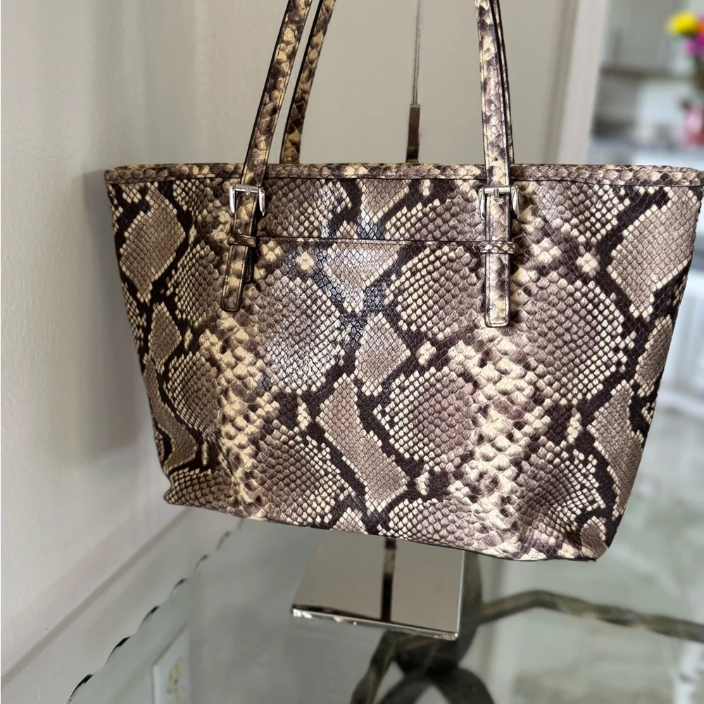 MICHAEL KORS Bedford Pocket Tote Bag in Python  Snakeskin Print with Studs NWOT - Picture 2 of 10